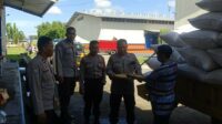 Jaga Stabilitas Pangan, Polsek Gerung Dampingi Penjualan Jagung